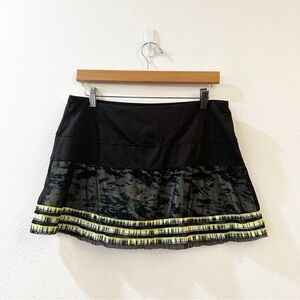 Lucky In Love Women’s Black and Neon Green Tennis Skort Size Large 12